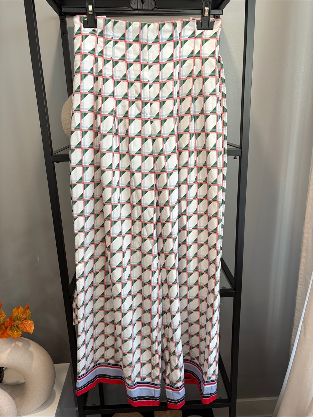 157 Wide leg pants with Green and Red Geometric Grid